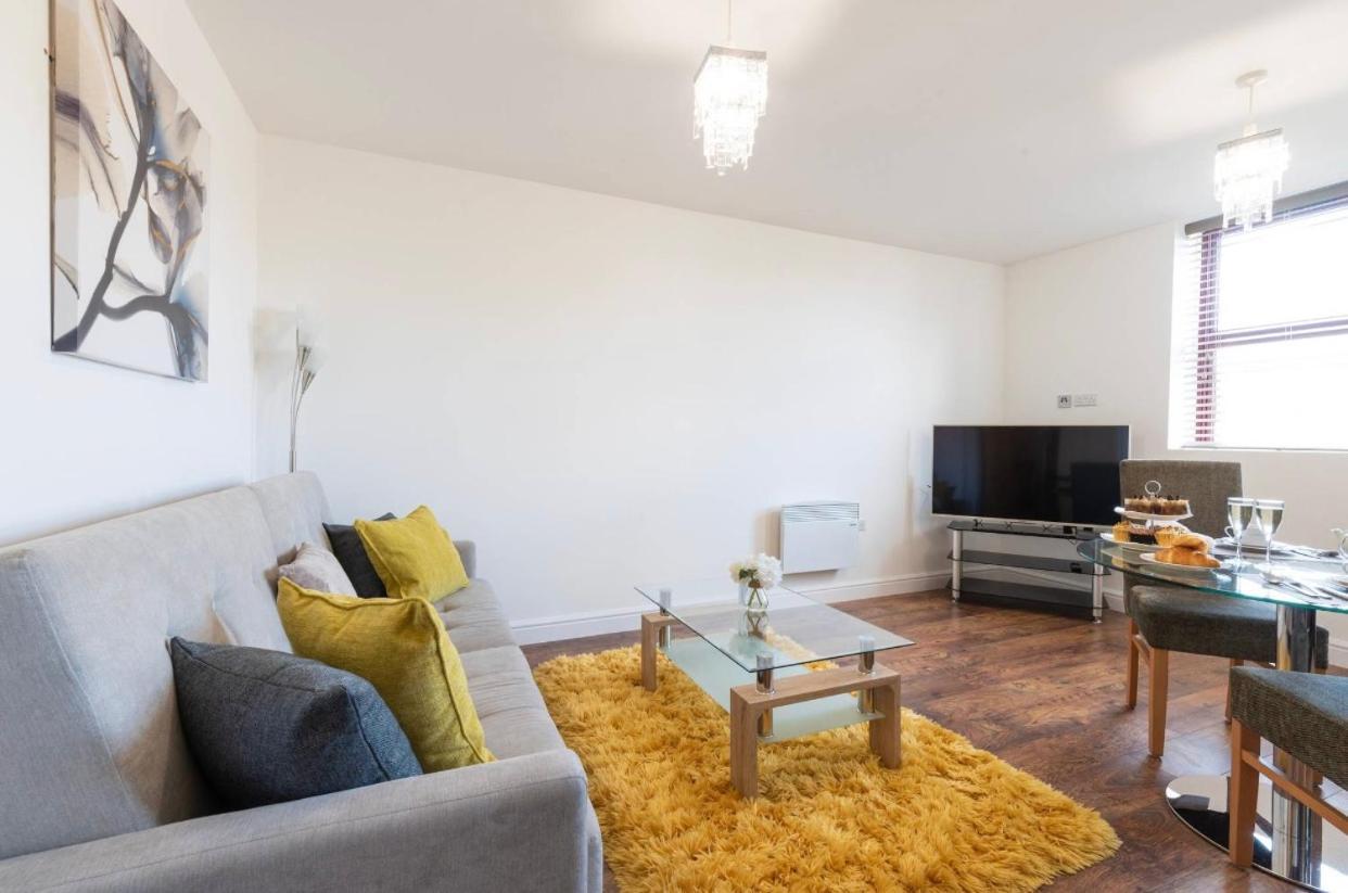 City Apartments By Elegance Living Peterborough Bagian luar foto