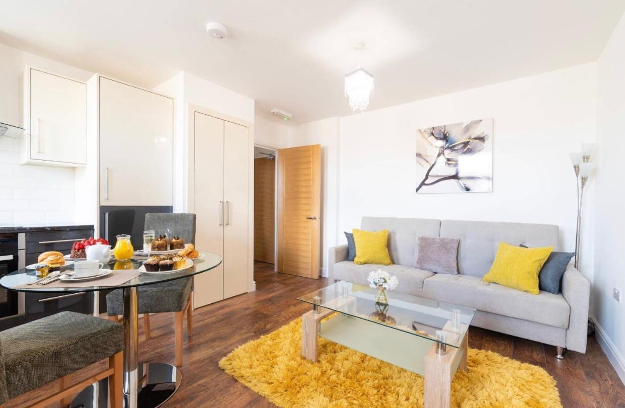 City Apartments By Elegance Living Peterborough Bagian luar foto