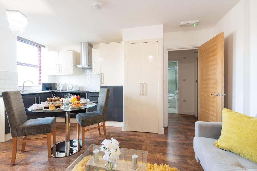 City Apartments By Elegance Living Peterborough Ruang foto